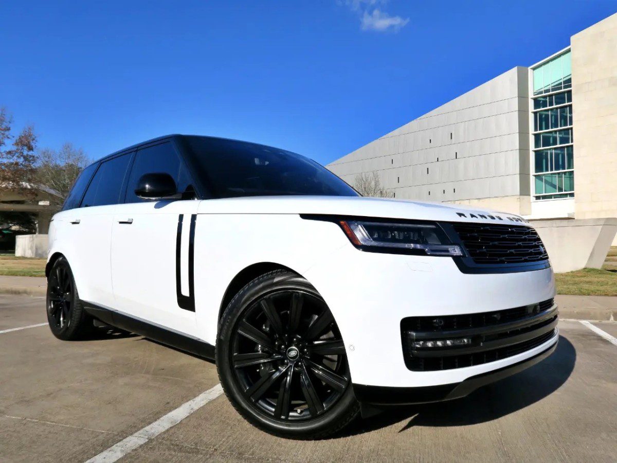 2023 Land Rover Range Rover P530 SE